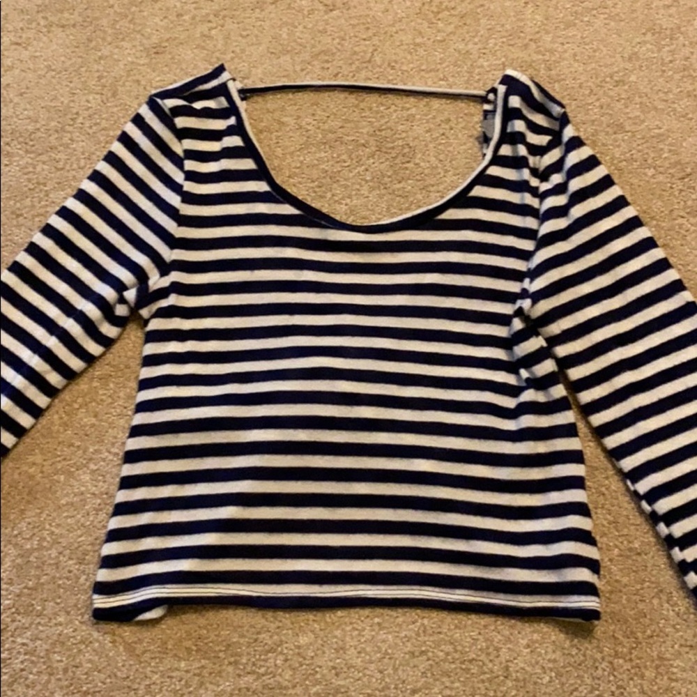 Long sleeve crop top